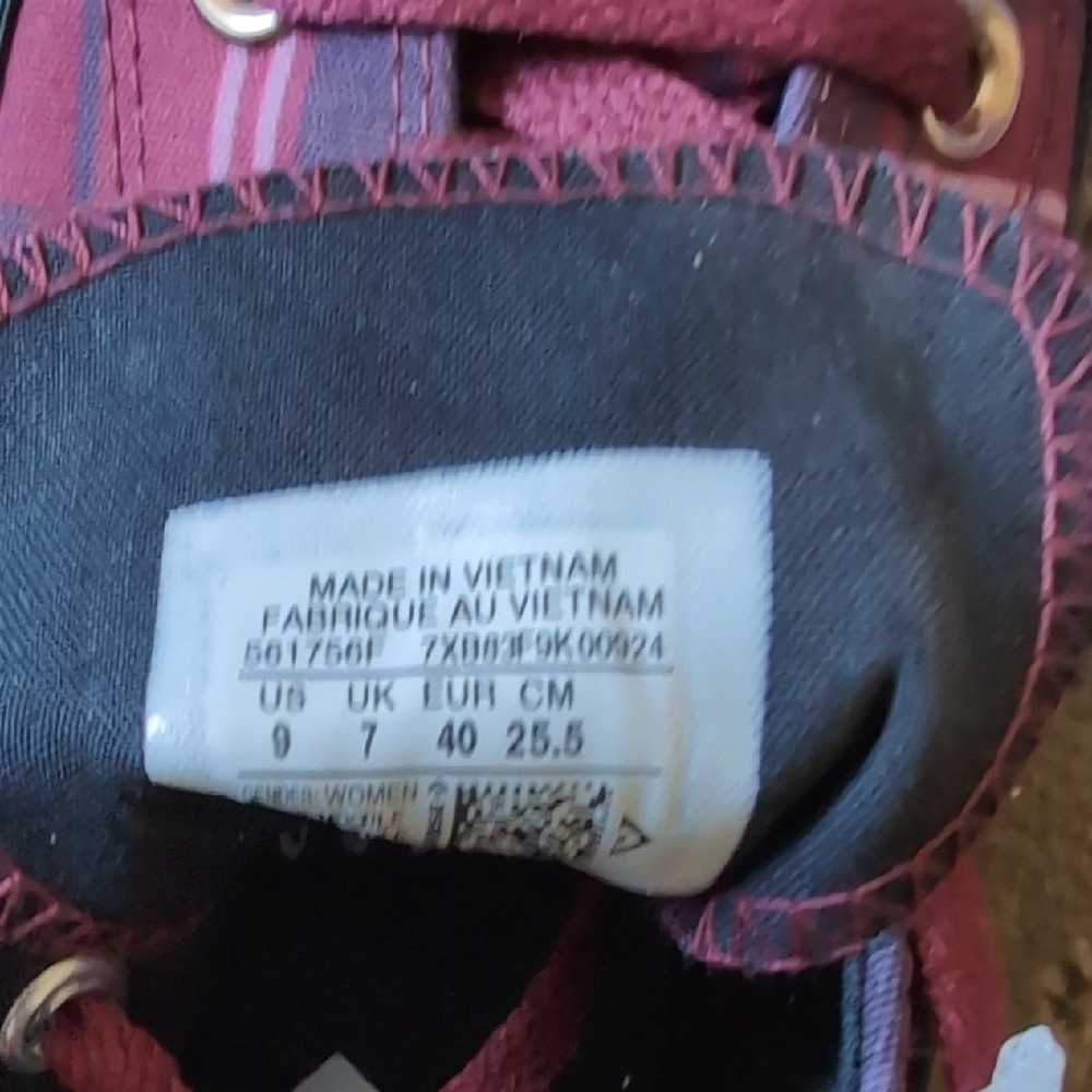 Converse Women Sneakers - Burgundy and Navy Plaid - Picture 5 of 7